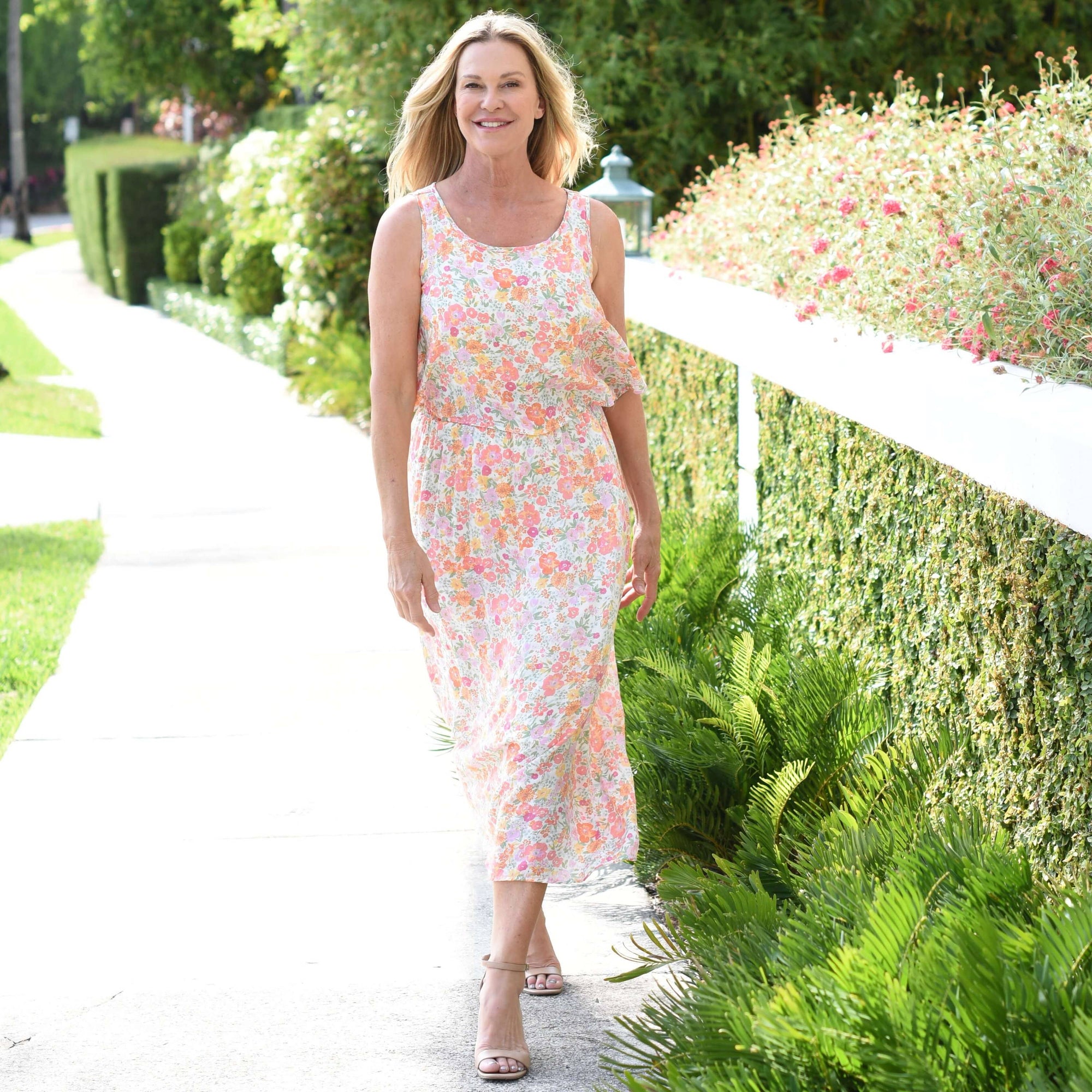 6 Best Maxi Dresses for Older Women