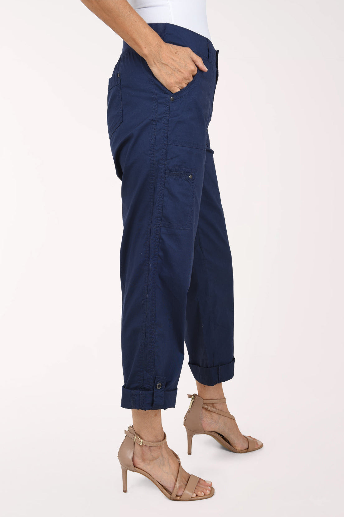 Woman wearing navy cropped pants