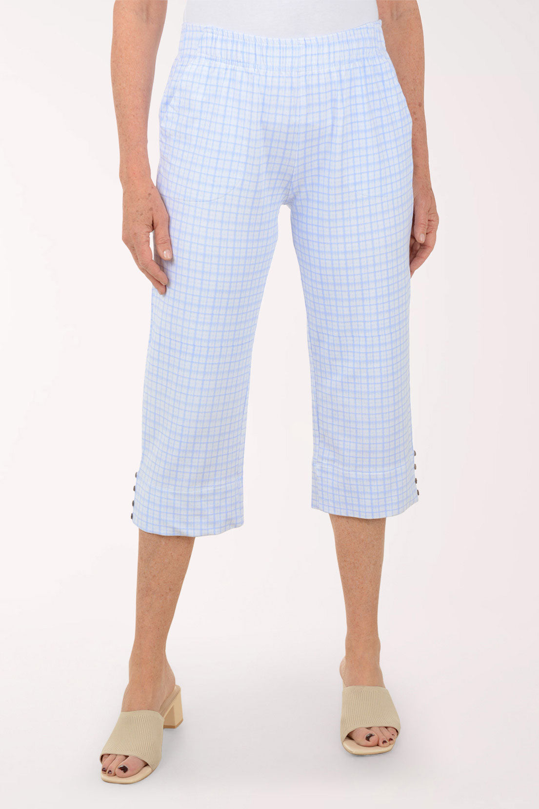 Plaid Pull-On Capri Pant