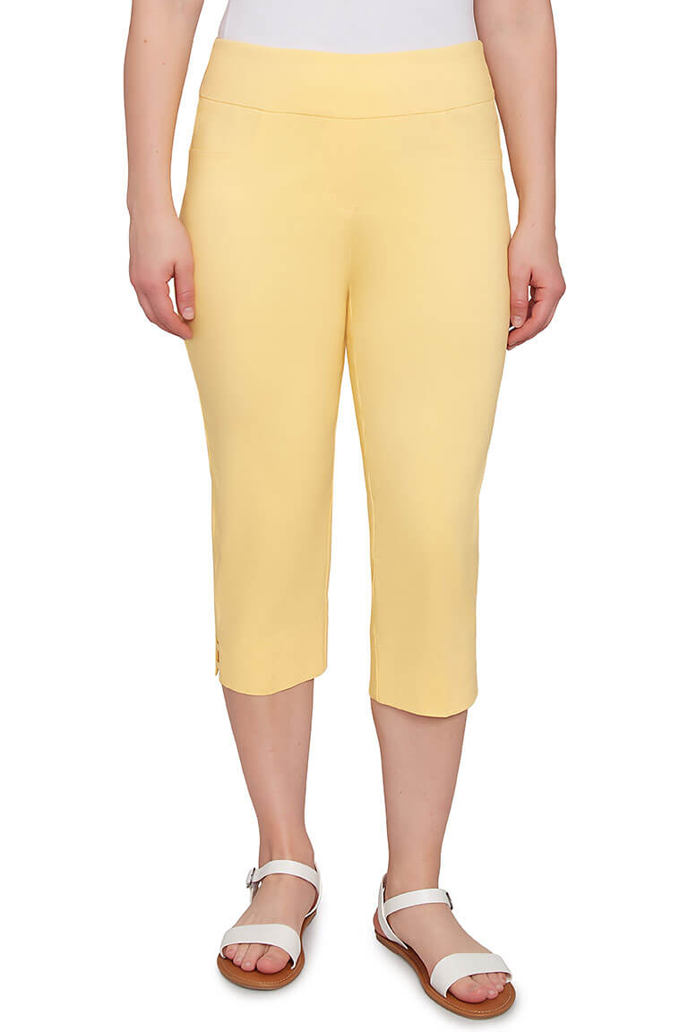 Pull-On Lattice Hem Capri Pant