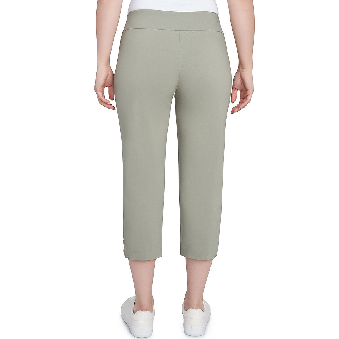 Spring Forward Pull-On Capri Pant