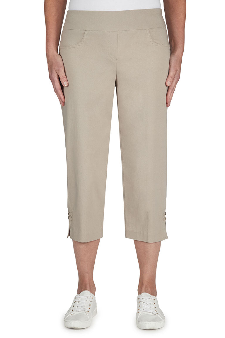 Pull-On Studded Lattice Hem Capri Pant