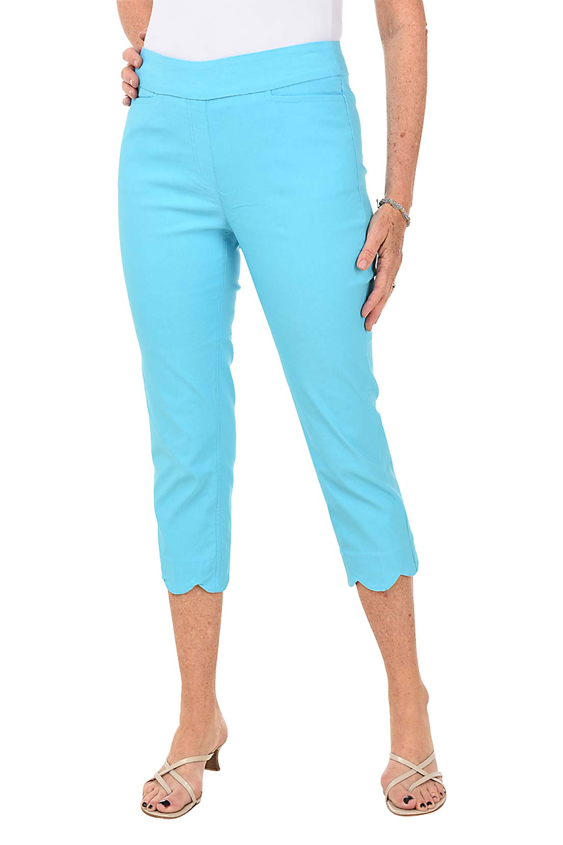 Pull-On Scalloped Capri Pant