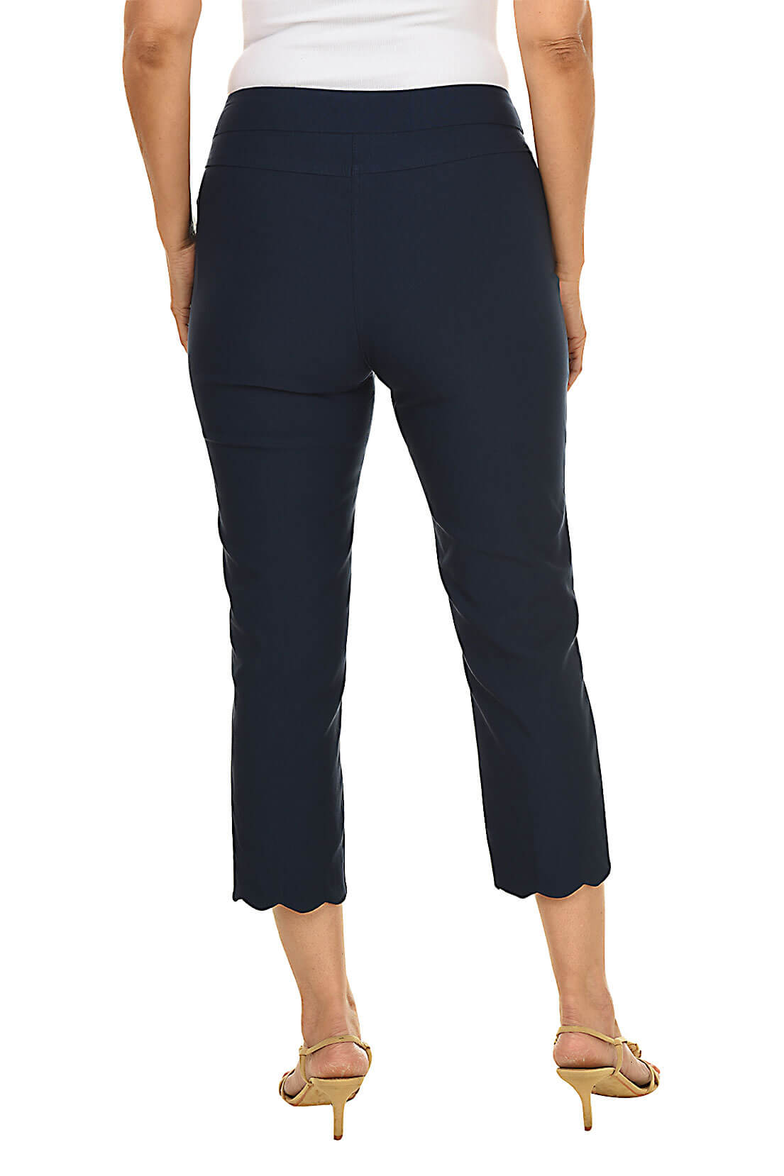 Pull-On Scalloped Capri Pant