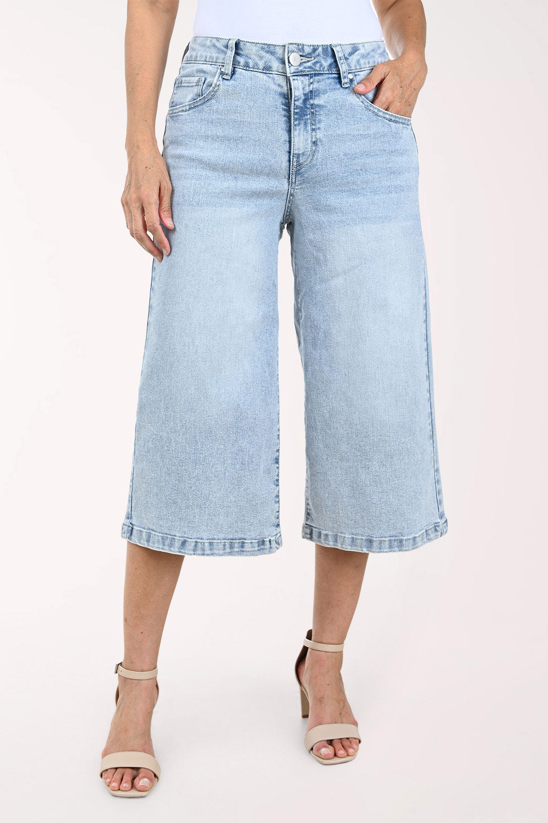 Woman wearing cropped denim pants