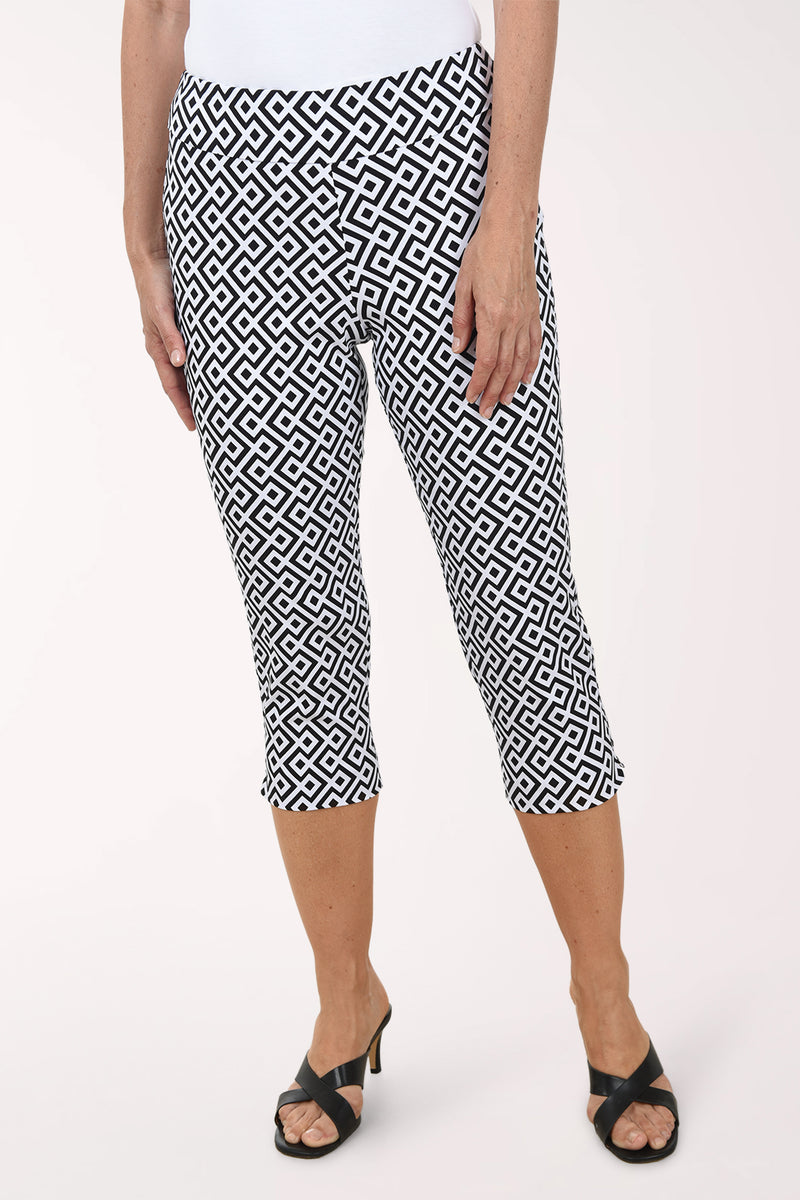 Black And White Diamond Capri Pant
