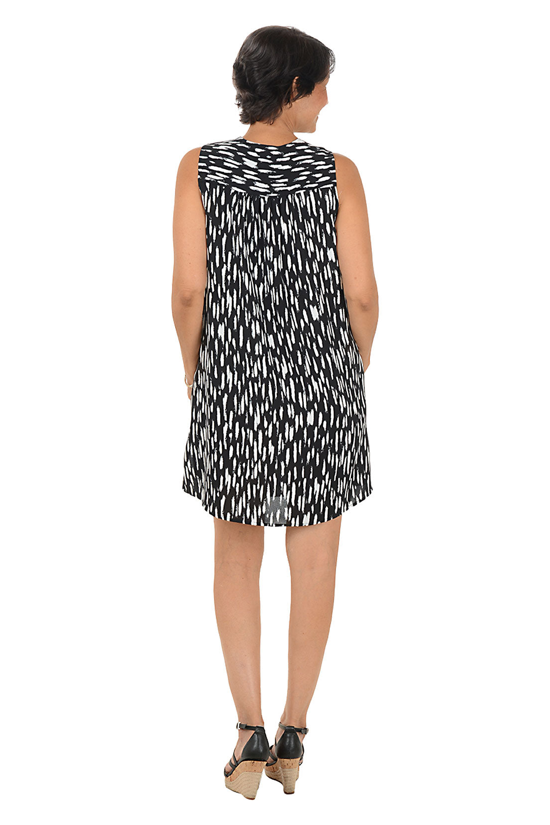 Dashed Lines Inverted Pleat Sleeveless Dress