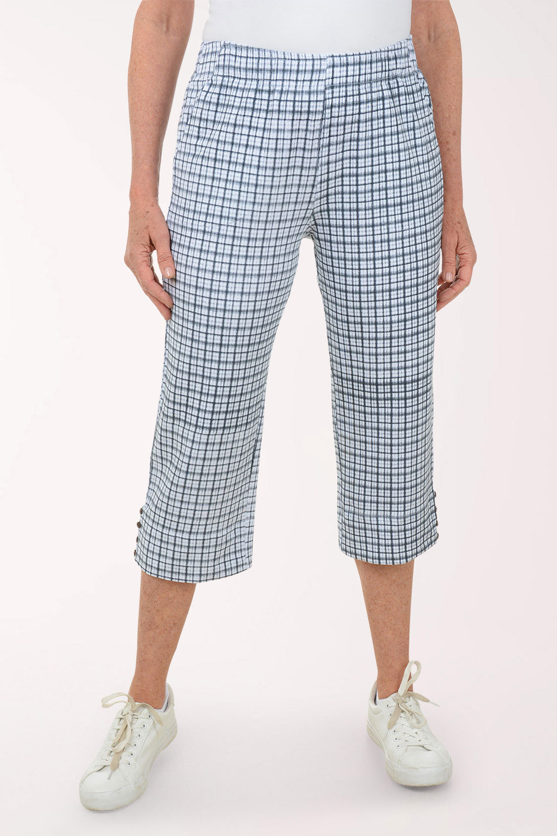 Plaid Pull-On Capri Pant