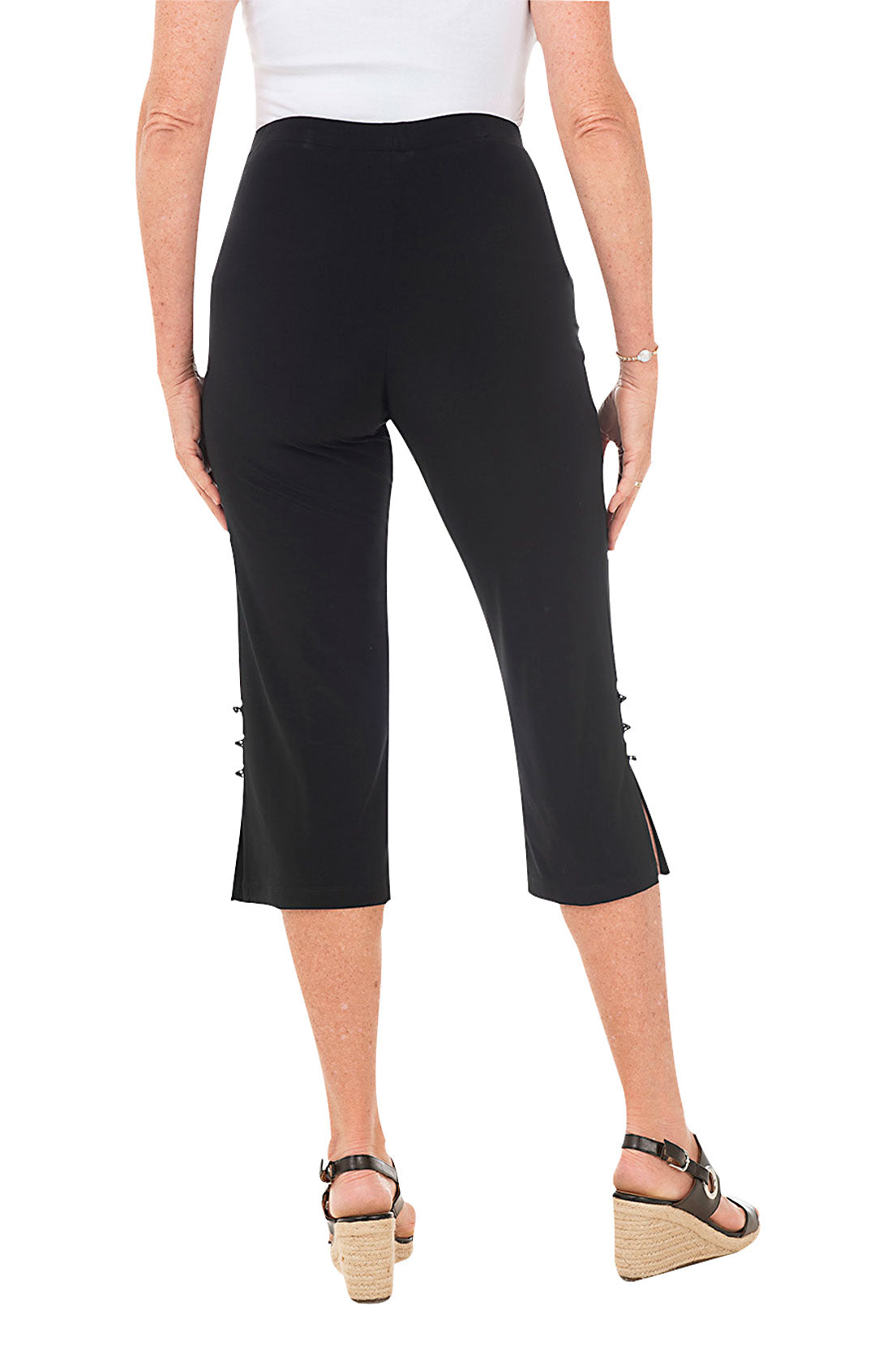 Wide Leg Triple Button Capri Pant